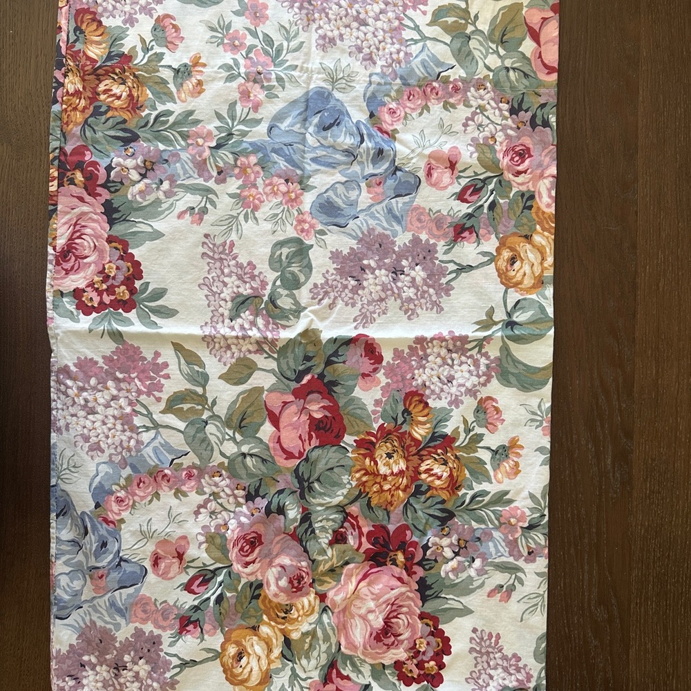 Ralph Lauren Allison standard floral pillowcase.